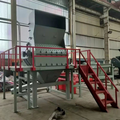 Support technique vidéo Machine mobile de concassage de bois 5 tonnes 10 tonnes pour le concassage de grands arbres