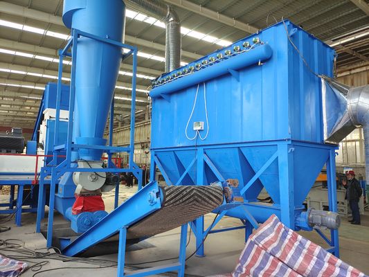 Machine de déchiqueteur de sciure de bois industriel avec une puissance de 355 kW et une capacité de 6000 kg