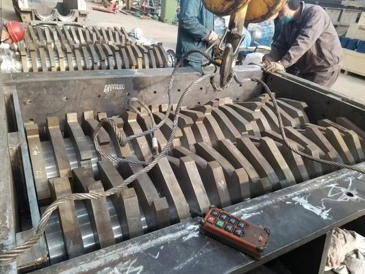 Machine de déchiquetage de bois/métal/ caoutchouc/plastique/carton de 90KW avec lame de couteau à boîte de chambre