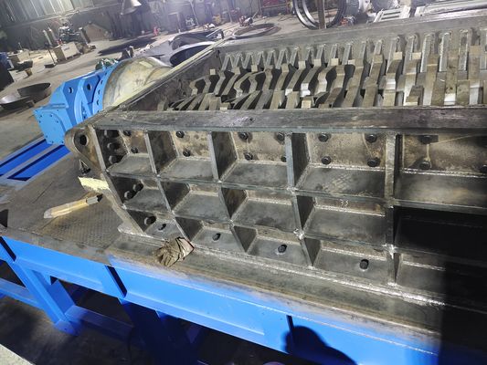 DONGHONG broyeur de cuir pour la préparation des barres de combustible RDF système de concassage des déchets de carburant