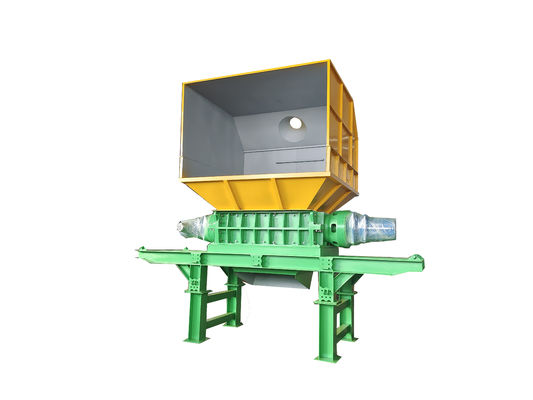 110 kW de puissance broyeur à double arbre pour 8000 kg de poids déchiquetage de profil aluminium