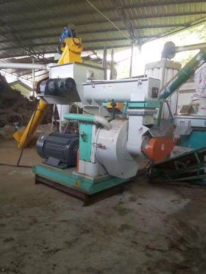 380V Voltage plastique concassage broyeur de bois broyeur à marteaux pour déchiqueter les bouteilles pour animaux de compagnie