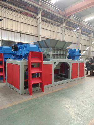 Salons de réparation de machines 110 kW Puissance RDF concasseur à combustible pour les déchets de cuir dans les vêtements