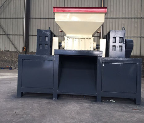 Déchiqueteuse à sacs tissés en plastique à double axe en acier au carbone pour filets de pêche et tubes à film