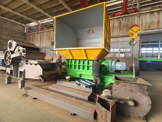 Ligne de production multifonctionnelle de déchiqueteuse à grande échelle pour le déchiquettement et le recyclage de la ferraille